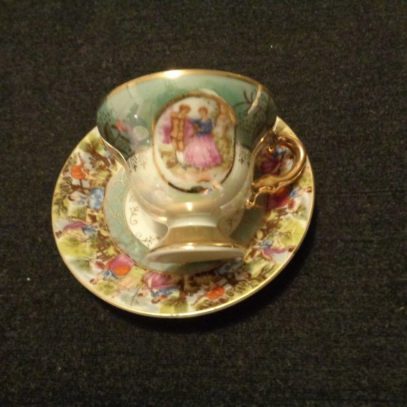 GILTY PLEASURE ROYAL CROWN JAPAN GILT ROMANCE CUP & SAUCER - Picture 2 of 8